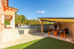 Πισίνα στο ή κοντά στο Villa Amelia