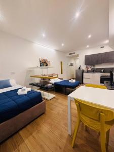 A kitchen or kitchenette at Trase & Isse Holiday Home