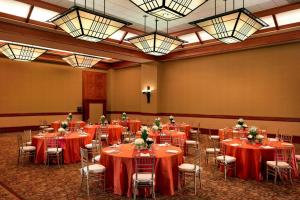 Ресторан / где поесть в Sheraton Grand Sacramento +51 фотография