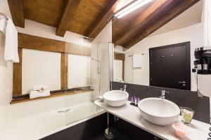 Koupelna v ubytování Hotel Dolarea
