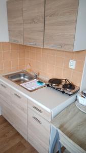 Una cocina o cocineta en Hotýlek.eu
