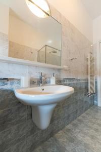 Koupelna v ubytování "Casa incantevole" fronte mare Pescara - Appartamento Via Buozzi + 36 fotografií