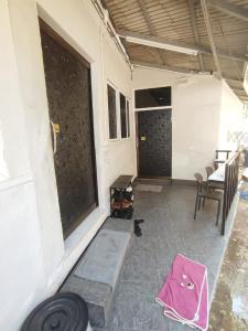 Patio nebo venkovní prostory v ubytování Babyshark Hostel - Loh Dalum Bay