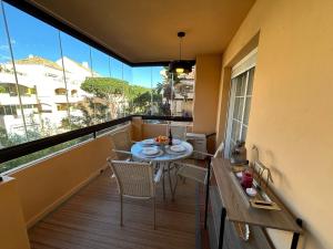 Balkón nebo terasa v ubytování Elviria beach front apartment