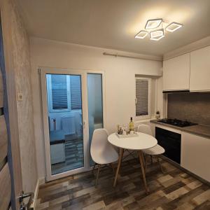 Η κουζίνα ή μικρή κουζίνα στο Sweet Studio +11 φωτογραφίες