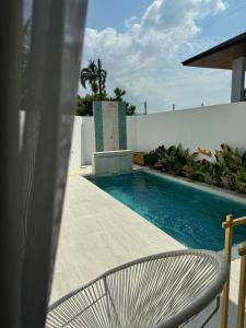 Bazén v ubytování Stylish Pool Villa Room nebo v jeho okolí
