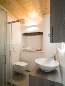 Ένα μπάνιο στο Borgo San Verolo Apartment