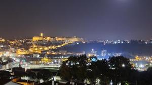 Γενική άποψη της πόλης Κοΐμπρα ή θέα της πόλης από  αυτό το διαμέρισμα