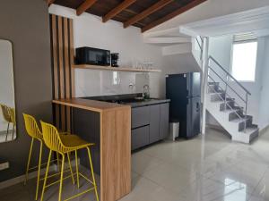Kuchyň nebo kuchyňský kout v ubytování 302 Apartamento Completo en Medellín