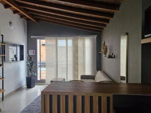 TV a/nebo společenská místnost v ubytování 302 Apartamento Completo en Medellín