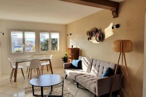 Fotografie z fotogalerie ubytování Bright apartment, 3 bedrooms v destinaci Valence + 8 fotografií