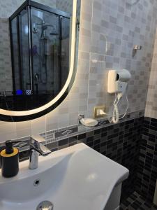 Bilik mandi di Ideal Home