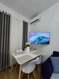 Televisyen dan/atau pusat hiburan di Ideal Home