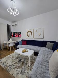 Ruang duduk di Ideal Home