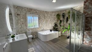 A bathroom at Villa yasleni