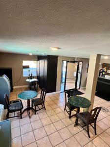 Istumisnurk majutusasutuses Country Hearth Inn & Suites Augusta +11 fotot