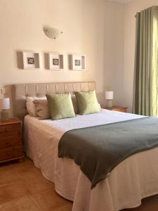 OCEAN VIEW VILLA BELAMARにあるベッド