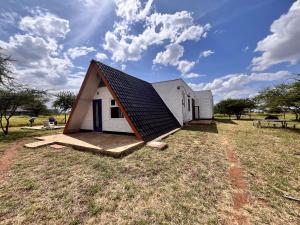 Το κτήριο όπου στεγάζεται  η παραθεριστική κατοικία