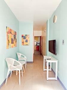 Μια τηλεόραση ή/και κέντρο ψυχαγωγίας στο Demit Apartment-2br near airport - 3