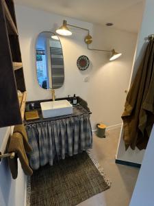 Fotografie z fotogalerie ubytování CaBaNa 52 La chambre Proche Lourmarin v destinaci Cadenet