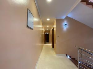 Μια τηλεόραση ή/και κέντρο ψυχαγωγίας στο By the sea Apartments