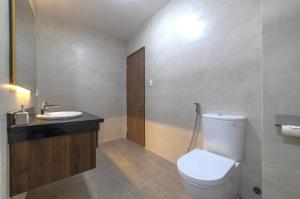 Koupelna v ubytování Rum Vang Hotel Da Lat