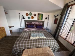 Postel nebo postele na pokoji v ubytování CaBaNa 52 La chambre Proche Lourmarin
