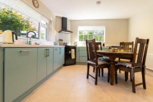 Kitchen o kitchenette sa An Teach Ban