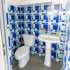 Aquaville Dorado Moderna A Studio 7的一间浴室