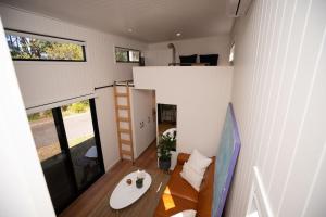 Μια τηλεόραση ή/και κέντρο ψυχαγωγίας στο Waterlily Tinyhouse