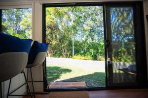 Κήπος έξω από το Waterlily Tinyhouse