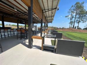 Ресторан / где поесть в Disney & Legoland Retreat Family-Friendly Getaway NEWLY RENOVATED