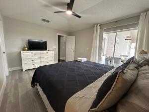 Кровать или кровати в номере Disney & Legoland Retreat Family-Friendly Getaway NEWLY RENOVATED +32 фотографии