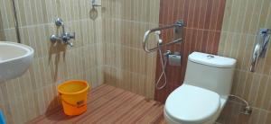 Koupelna v ubytování Kuttickattil Pool Home Stay Kumarakom