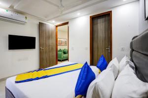Gallery image of 1BHK Suites Opp Marriott - Huda City Centre in Gurgaon