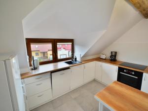 Kuchyň nebo kuchyňský kout v ubytování Holiday home 200 qm Kolobrzeg