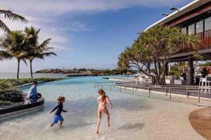 Tetamu yang menginap di Beach vibes in Cooee Bay with high-speed internet
