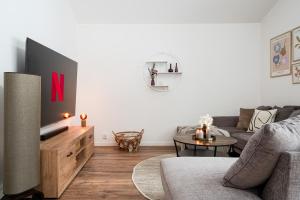 Χώρος καθιστικού στο Guestly Homes - 4BR Countryside Stay Near Wind Farm