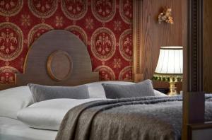 Katil atau katil-katil dalam bilik di Hotel Goldener Greif