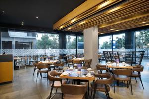 Restaurace v ubytování FOX Lite Hotel Cikarang