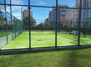 Tenis alebo squash v ubytovaní New apartment in San Juan Playa, Alicante PAU5 alebo jeho okolí