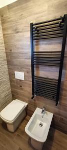 A bathroom at Stellalpina Még 27 kép