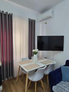 Televisyen dan/atau pusat hiburan di Ideal Home