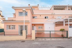 The building in which the holiday home is located