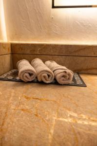 Φωτογραφία από το άλμπουμ του Two bedroom apartment at Mivida Boulevard σε New cairo