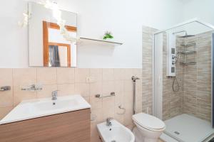 Phòng tắm tại Villa Gardenia fronte mare +53 ảnh