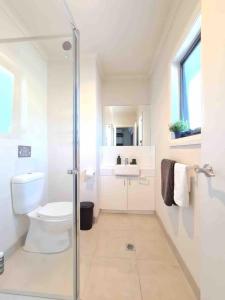 Ένα μπάνιο στο Capel Sound OASIS Getaway +20 φωτογραφίες