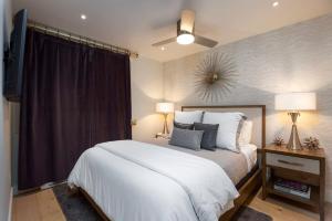 Postel nebo postele na pokoji v ubytování Luxurious 2 BR, 2 BA - Aspen Core