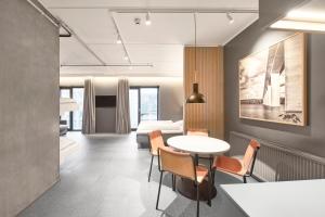 O bucătărie sau chicinetă la Four Points Flex by Sheraton Vejle