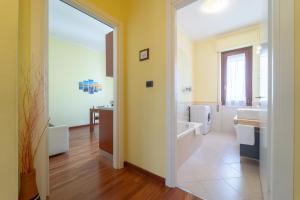 A bathroom at Apartments via Spano Még 37 kép